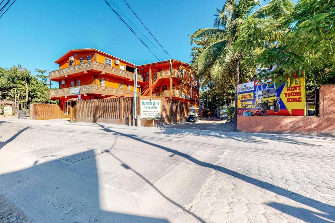 Hummingbird Home Suites San Pedro  Esterno foto