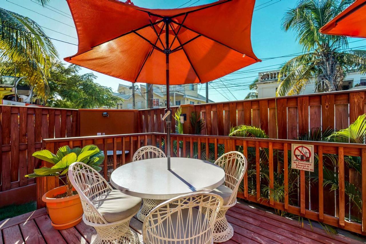 Hummingbird Home Suites San Pedro  Esterno foto