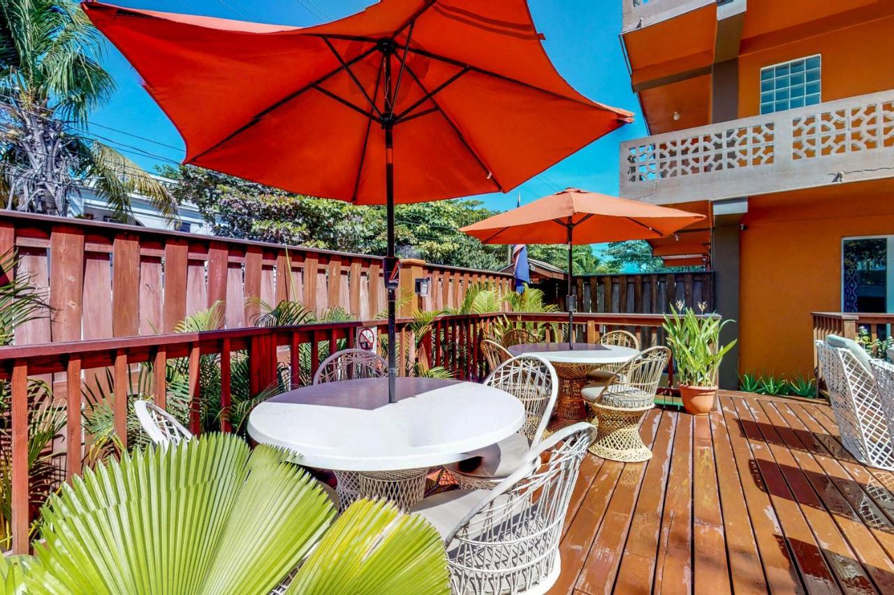 Hummingbird Home Suites San Pedro  Esterno foto
